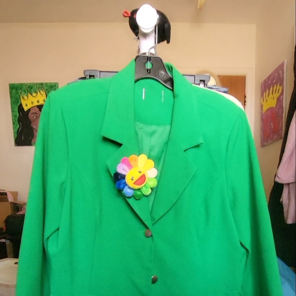 Emerald green 💚  blazer with silver hardware detailing